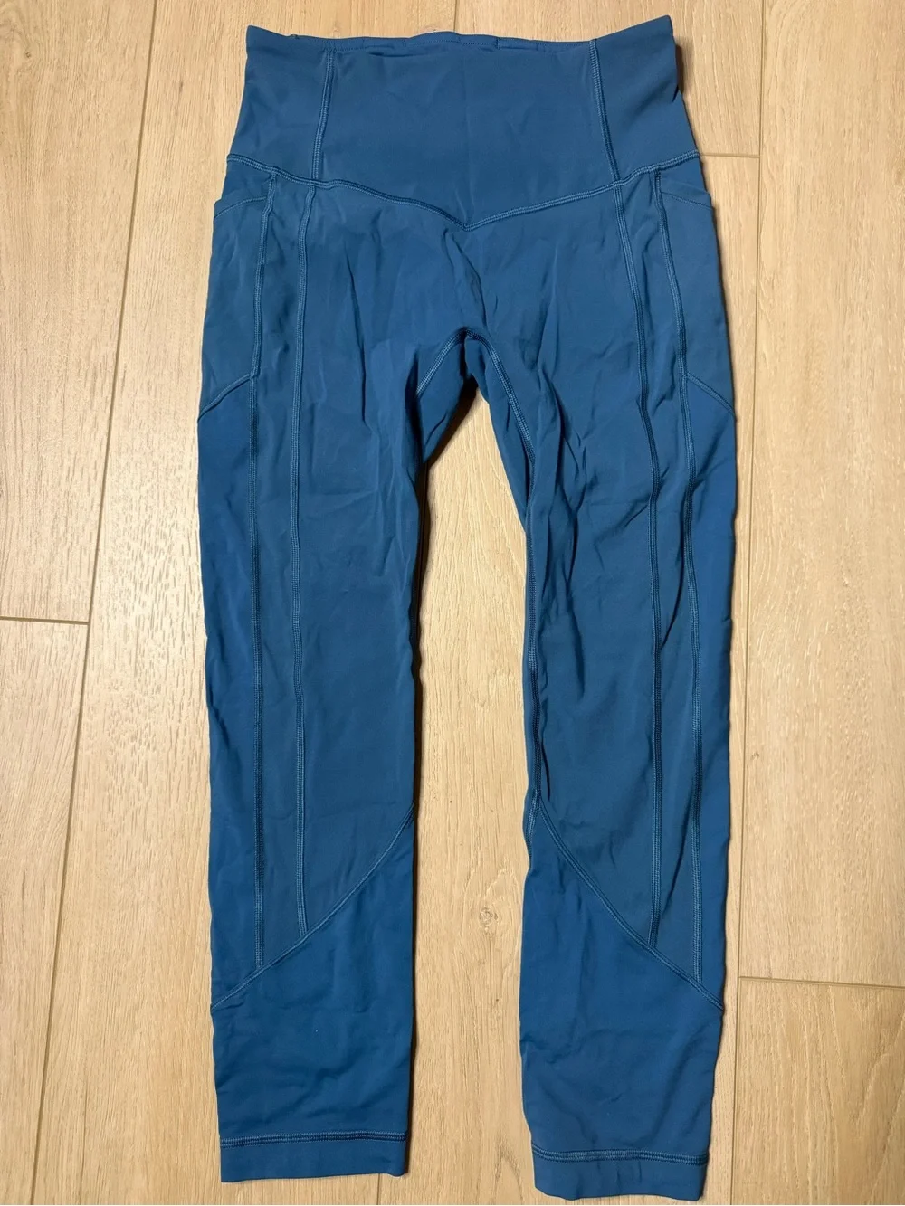 lululemon athletica diver places